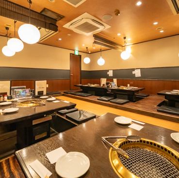 掘りごたつのお席です。他の席とは離れているのでワイワイ盛り上がるコンパや宴会するには最適です。10～20名OK