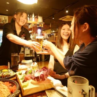 ゆったりできるくつろぎの時間をご提供いたします。木の温もりとレトロな店内。少人数様での仕事帰りにサック飲みにピッタリなお席も多数☆一日の疲れを癒しにいらして下さいませ。宴会コースは3300円～ご用意しておりますので、会社宴会や接待にもご利用下さい。※週末席指定出来ません。