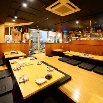 Our banquet courses include all-you-can-eat gyoza and drinks starting from 3,300 yen.Please use this for company parties, drinking parties with friends, etc. *Seating cannot be reserved on weekends.