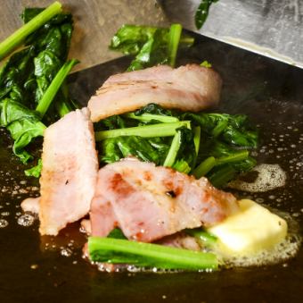 Bacon-grilled spinach