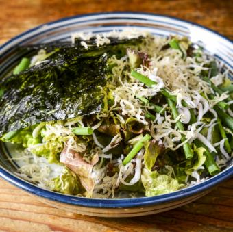 Korean seaweed salad with small sardines and thin green onions