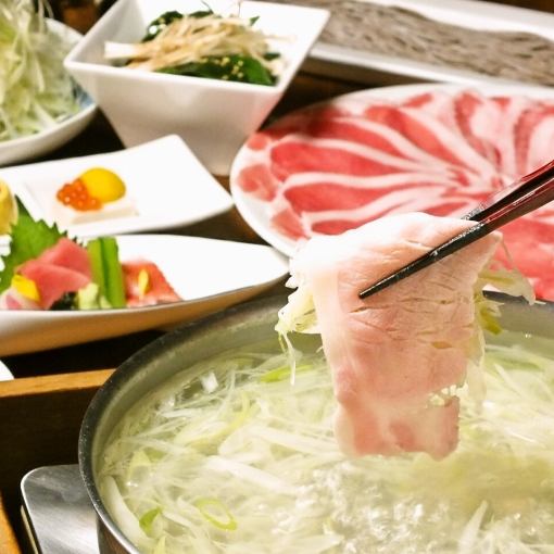 Recommended for entertaining and business dinners: Enjoy luxurious black pork shabu-shabu with 2 hours of all-you-can-drink, 8 dishes in total, 8,800 yen