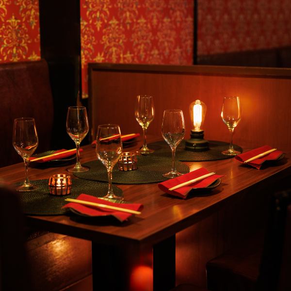 소파석이나 연회용 오름 좌석도 안내 OK!접대, 데이트, 여자회, 생일이나 기념일 등에 최적인 메세지들이 디저트 플레이트 무료 서비스!세련된 소파 공간에서 맛있는 고기를 맛, 마지막은 감동의 서프라이즈☆종업원 일동 제대로 서포트했습니다