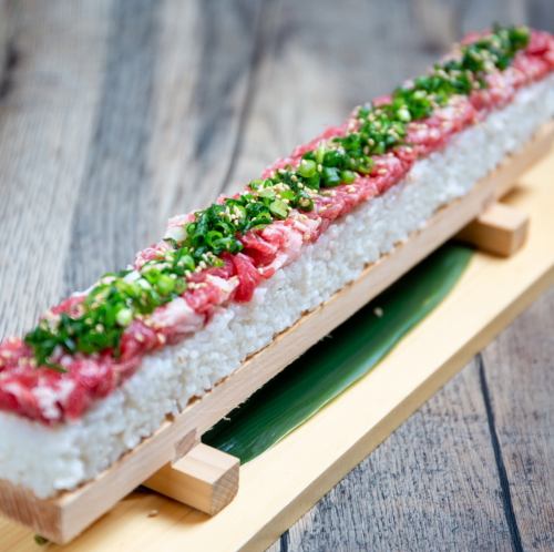 The most popular dish in the media! Grilled long meat sushi!