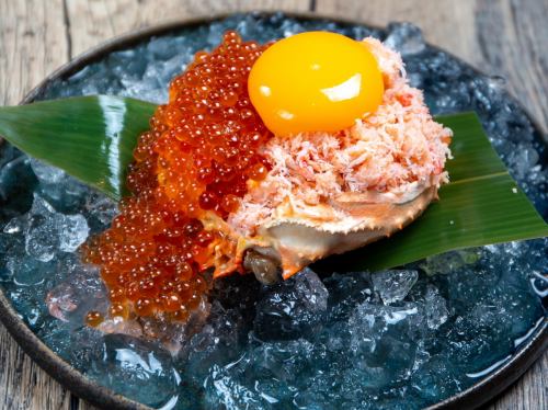 お皿に乗った宝玉【サーモン・カニ・いくらの宝石箱～いくらVSサーモン…レフリー蟹】