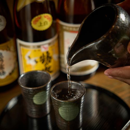 【料理をさらに美味しく引き立てるお酒の数々】