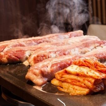 【2時間飲み放題付】看板メニュー！国産肉を使ったサムギョプサルを含む全9品プレミアムコース★