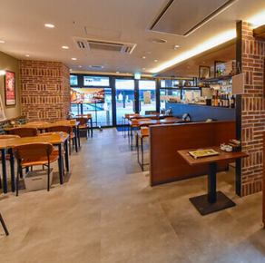 【貸切対応（少人数）】 店内の貸切利用もご相談を承っております！少人数から対応可能なため、職場の歓送迎会や打ち上げ、地域のお集まりなど、プライベートな空間でパーティーを楽しみたい時にぴったり◎周りを気にせず、仲間内だけで盛り上がることができます。