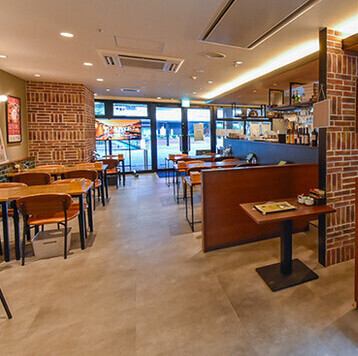 【貸切対応（少人数）】 店内の貸切利用もご相談を承っております！少人数から対応可能なため、職場の歓送迎会や打ち上げ、地域のお集まりなど、プライベートな空間でパーティーを楽しみたい時にぴったり◎周りを気にせず、仲間内だけで盛り上がることができます。