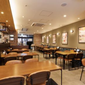 【貸切対応(少人数)】 店内の貸切利用もご相談を承っております!少人数から対応可能なため、職場の歓送迎会や打ち上げ、地域のお集まりなど、プライベートな空間でパーティーを楽しみたい時にぴったり◎周りを気にせず、仲間内だけで盛り上がることができます。