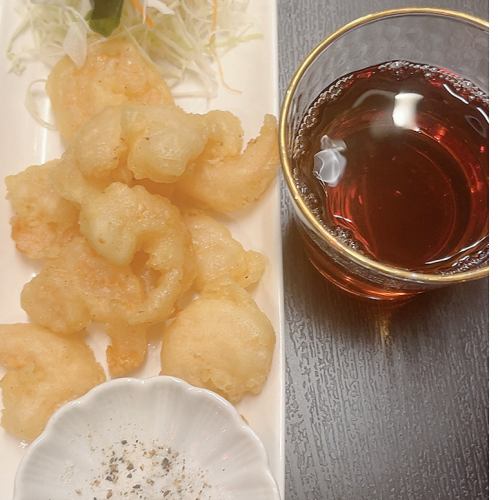 Shrimp tempura with herbs