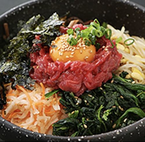 Stone-grilled yukke bibimbap