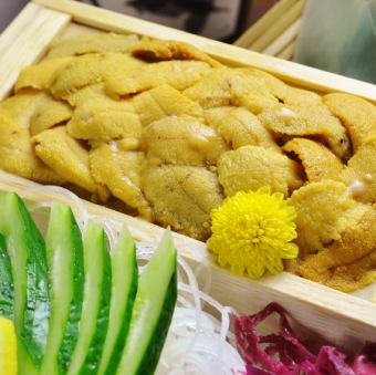 Raw sea urchin sashimi / Grilled sea urchin