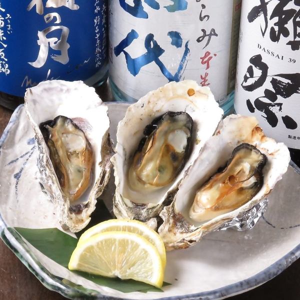 広島名物がズラリ！焼き牡蠣は絶品！