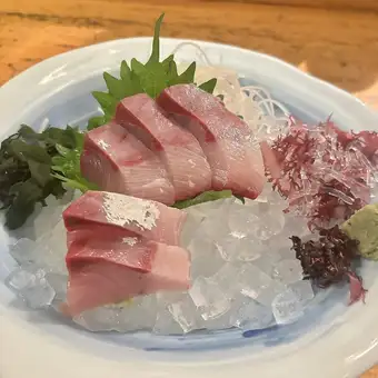 香川県産 オリーブぶりの刺身
