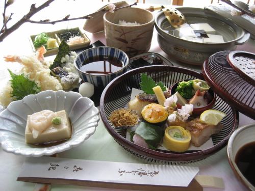手籠御膳 〔春季限定/数量限定〕3月17日～5月6日までの期間限定！！