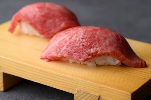 黒毛和牛とろける炙り寿司