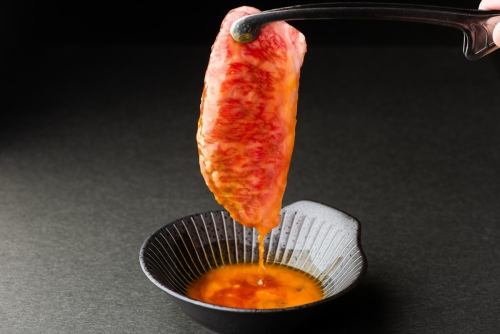 名物「焼きすき」は網で3秒