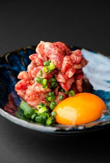 黒毛和牛の炙りユッケ