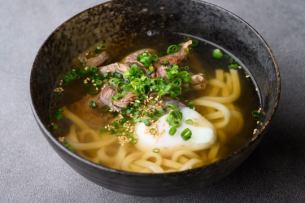 肉屋の牛すじうどん