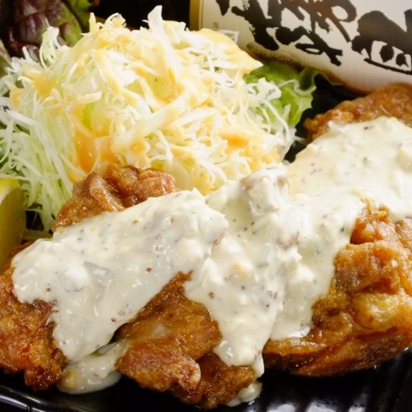【チキン南蛮】本場宮崎流★自家製の南蛮酢をまとった揚げたてチキンにタルタルソースをのせて頬張るべし