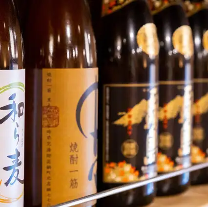 精选清酒和烧酒，以提升铁板烧的美味。