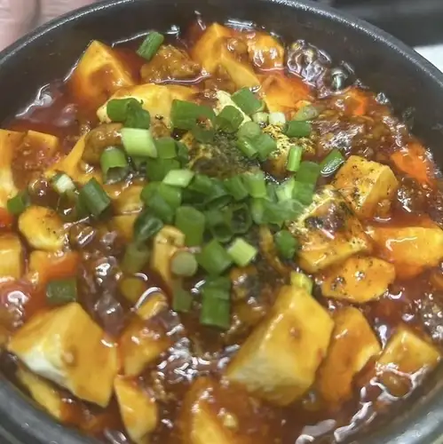 【アツアツ絶品】旨みと辛さがクセになる!リピーター続出の「石焼麻婆豆腐」