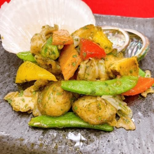 Stir-fried summer vegetables and abalone with green shiso flavor