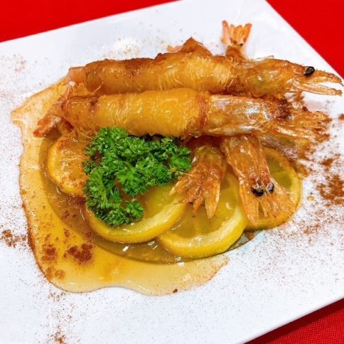 Head-on shrimp with kadaif lemon sauce