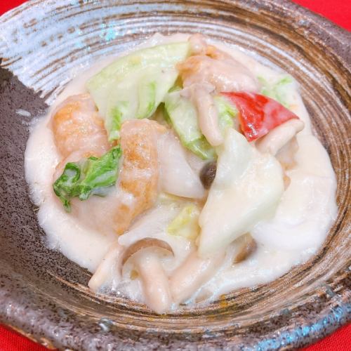 海老と春キャベツのとろとろチーズ炒め