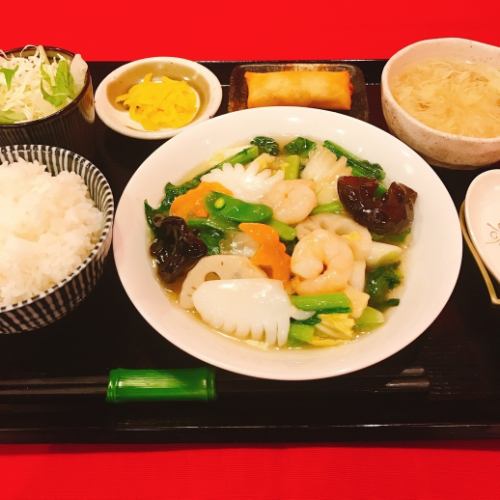 正宗的中式午餐是1100日元！