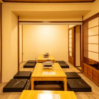 3 tatami rooms for 4 people (up to 14 people).A private room can be created using roll curtains.