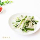 Stir-fried leek and bean sprouts