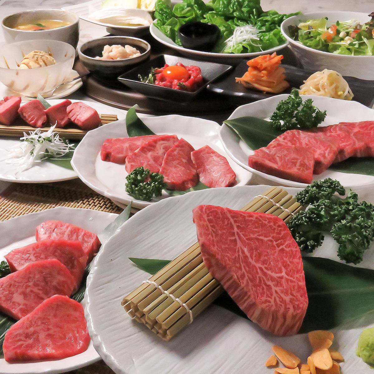 If you want to enjoy branded beef in a completely private room [private room yakiniku warm] very popular [raw yukhoe]