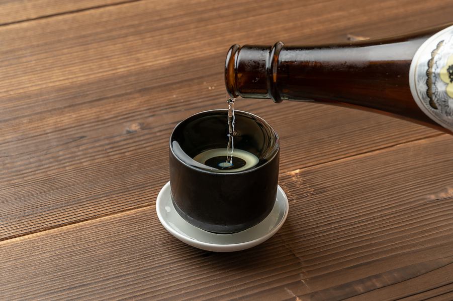 Enjoy cold sake on a hot day.A hot sake on a cold day.Various other ways