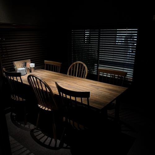 静かに語らう午後