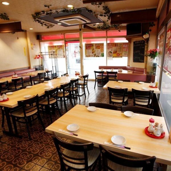 Bright and spacious interior ♪ Full of Chinese-style decorators, you can always feel the Chinese mood in Yoyogi !! Recommended for various banquets such as year-end parties and New Year's parties ♪ The store can be reserved for 30 people or more, We also support banquets for large groups of up to 50 people.