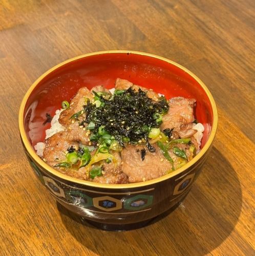 和牛カルビ丼