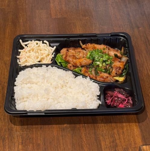 ピリ辛鶏セセリ弁当