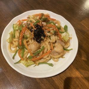 和牛ホルモン焼きうどん