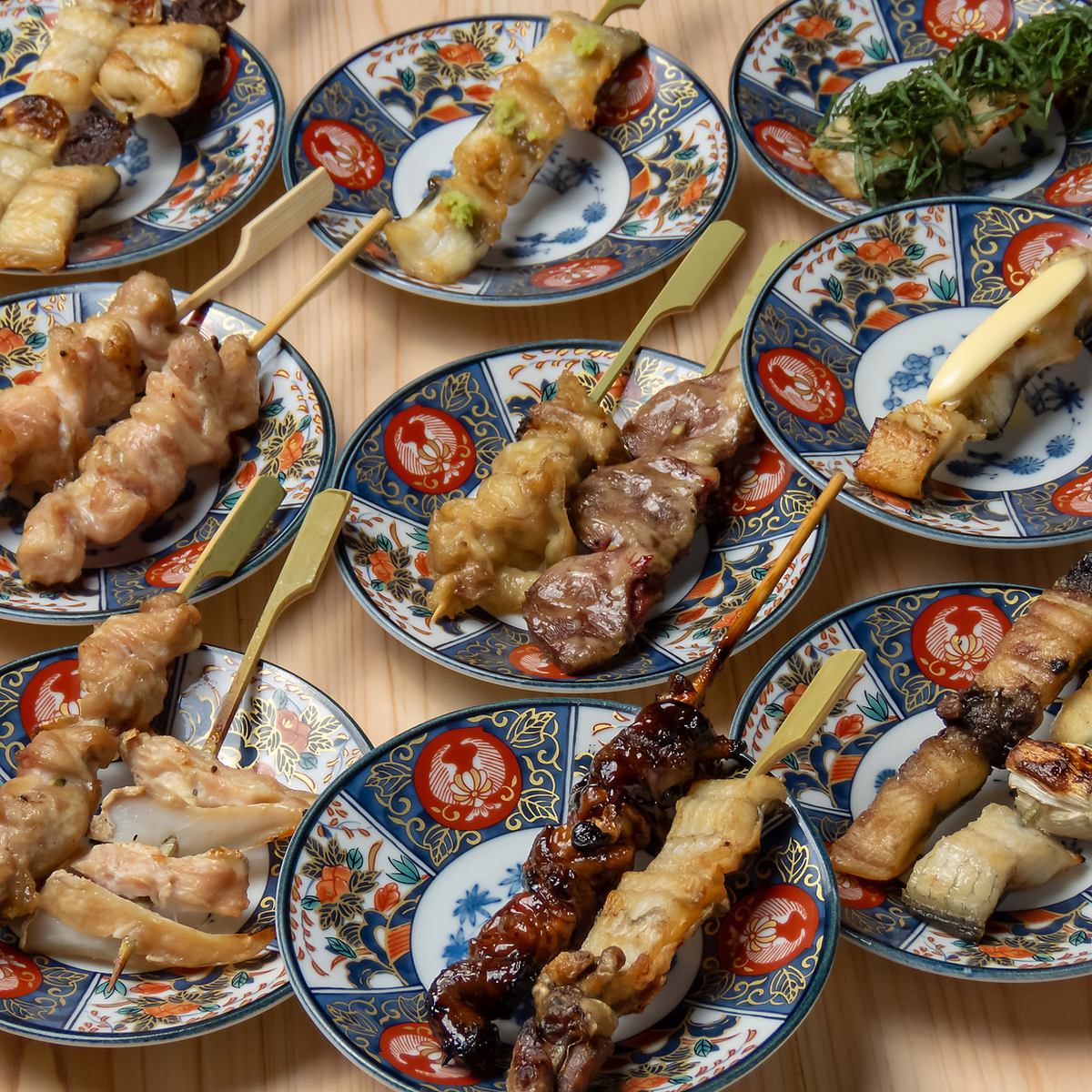 新开业的日式居酒屋,您可以在这里品尝精选烤鸡肉串!