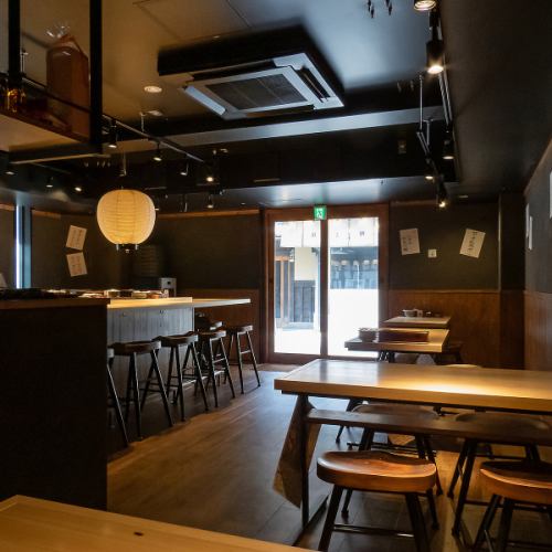 대인원수로의 이용에 편리한 전세를 받고 있습니다.25명 이상에서의 이용 등 자세한 인원수에 대해서는 부담없이 상담해 주십시오.느긋하게 프라이빗한 공간에서, 자랑의 장어와 닭 요리, 그리고 충실한 술을 마음껏 즐길 수 있습니다.