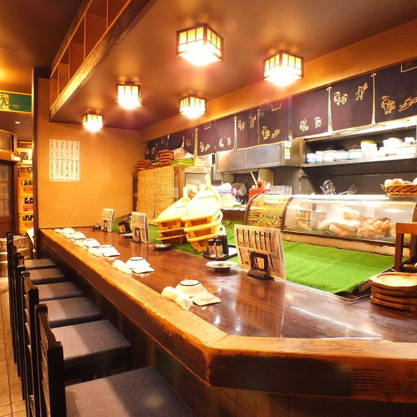[Counter seats] Feel free to come back to work ♪ We also offer beer and sake at low prices!
