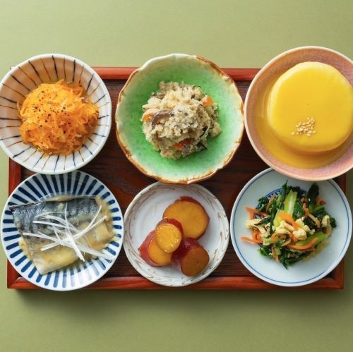 豊富な和洋のおばんざい♪