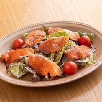 サーモンサラダ