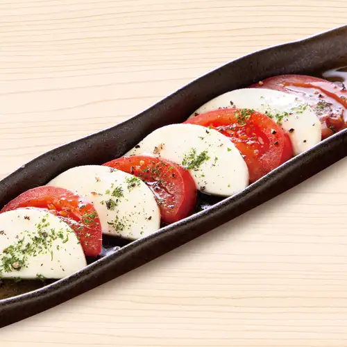 モッツァレラチーズとトマトのカプレーゼ