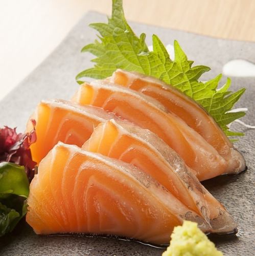 [Outstanding freshness] Raw salmon sashimi