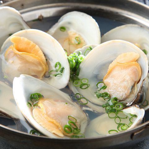 Steamed white clams with sake (6 pieces)