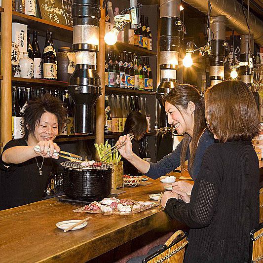 They will entertain you in a friendly atmosphere that makes you want to ask about various things such as how much the meat is cooked and what part of the meat it is.Of course, one of the ways to enjoy this restaurant is to ask "What kind of shochu is this?"