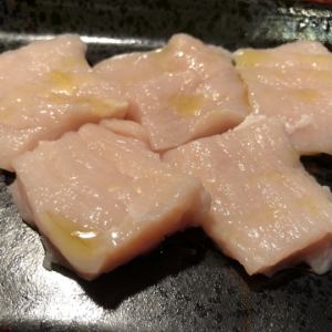 牛上美乃